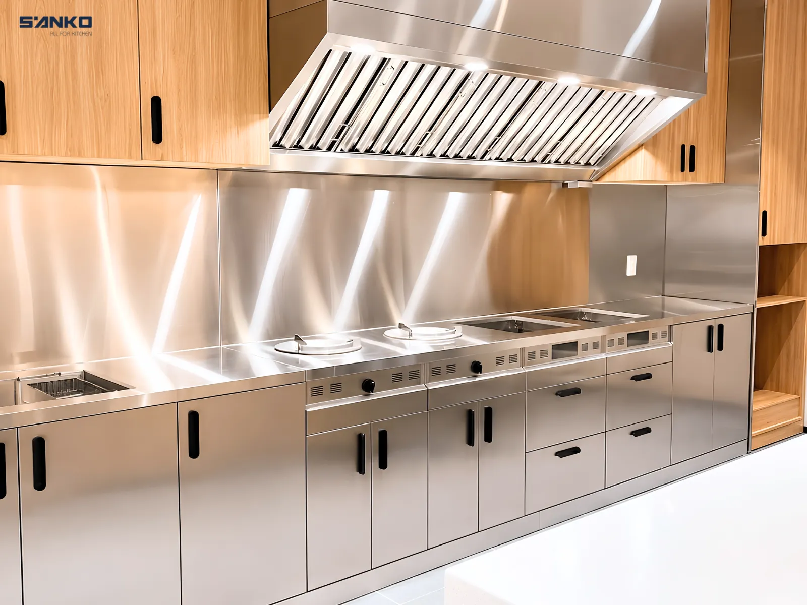 giá tủ bếp inox cánh kính