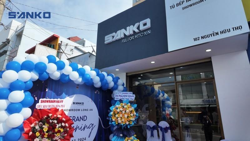Showroom tủ bếp inox cánh kính thành phố Tân An – Trải Nghiệm Thực Tế Cùng Sanko