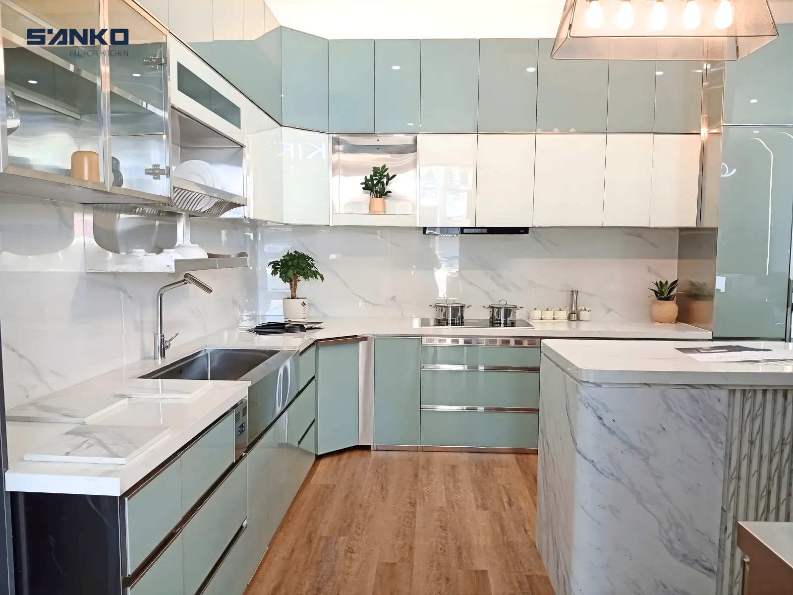 Tủ bếp inox cánh kính có bền không