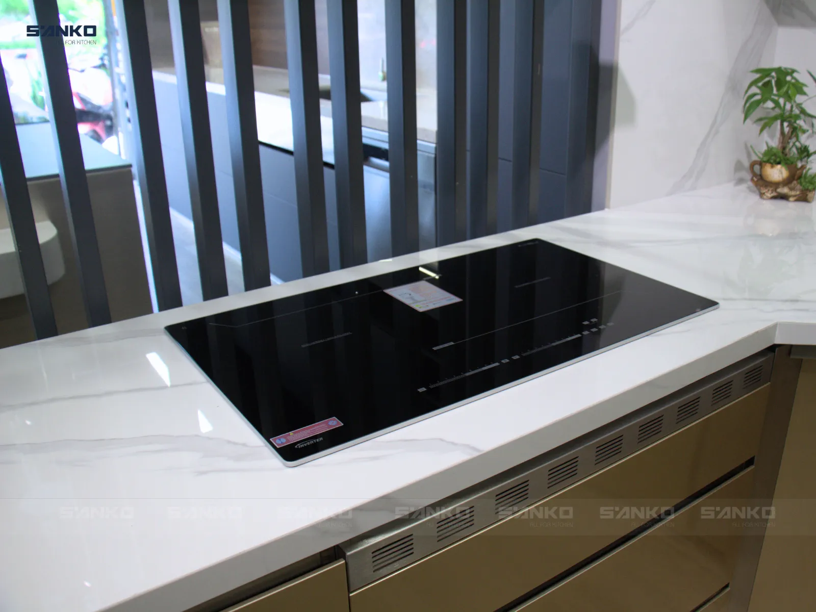 tủ bếp khung inox mặt đá